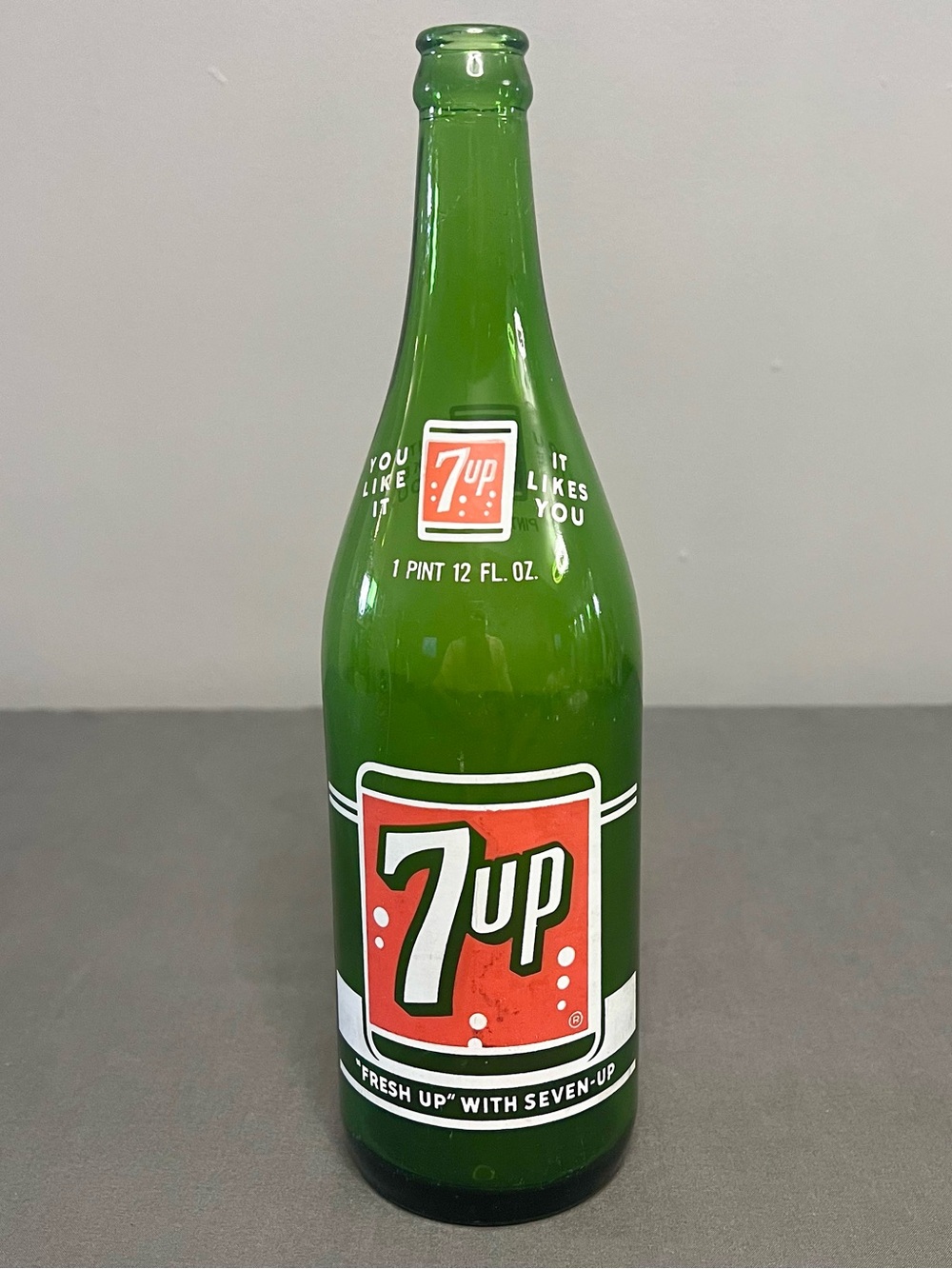 VTG 7Up Green Bottle 12 Oz 1 Pint “Fresh Up” With Seven Up 1950-60s 11.5”